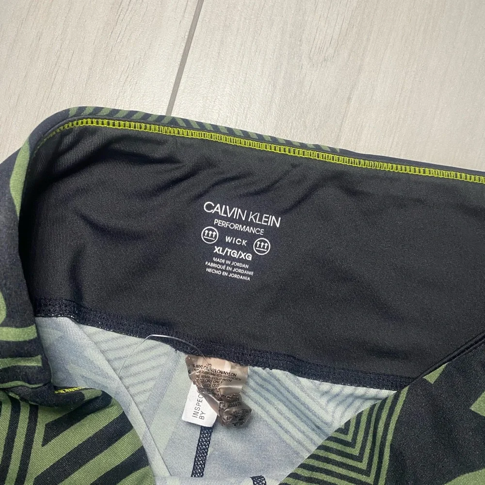 Calvin Klein women Black and Green Graphic Leggings - Picture 2 of 4